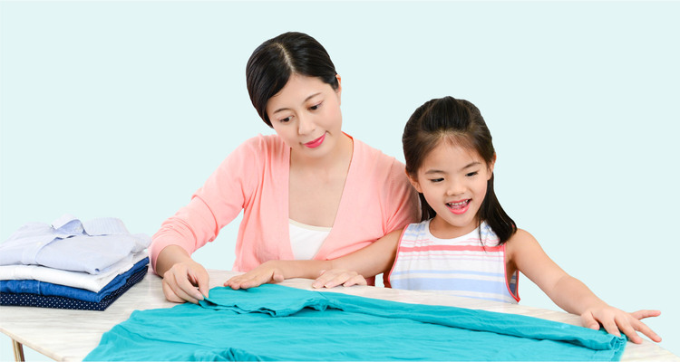 Tips Mengenalkan Anak dengan Pekerjaan Rumah