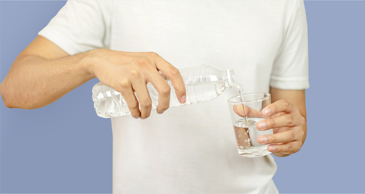 4 Kandungan Berbahaya Air Minum Kemasan