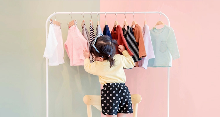 5 Cara Merawat Baju Anak 